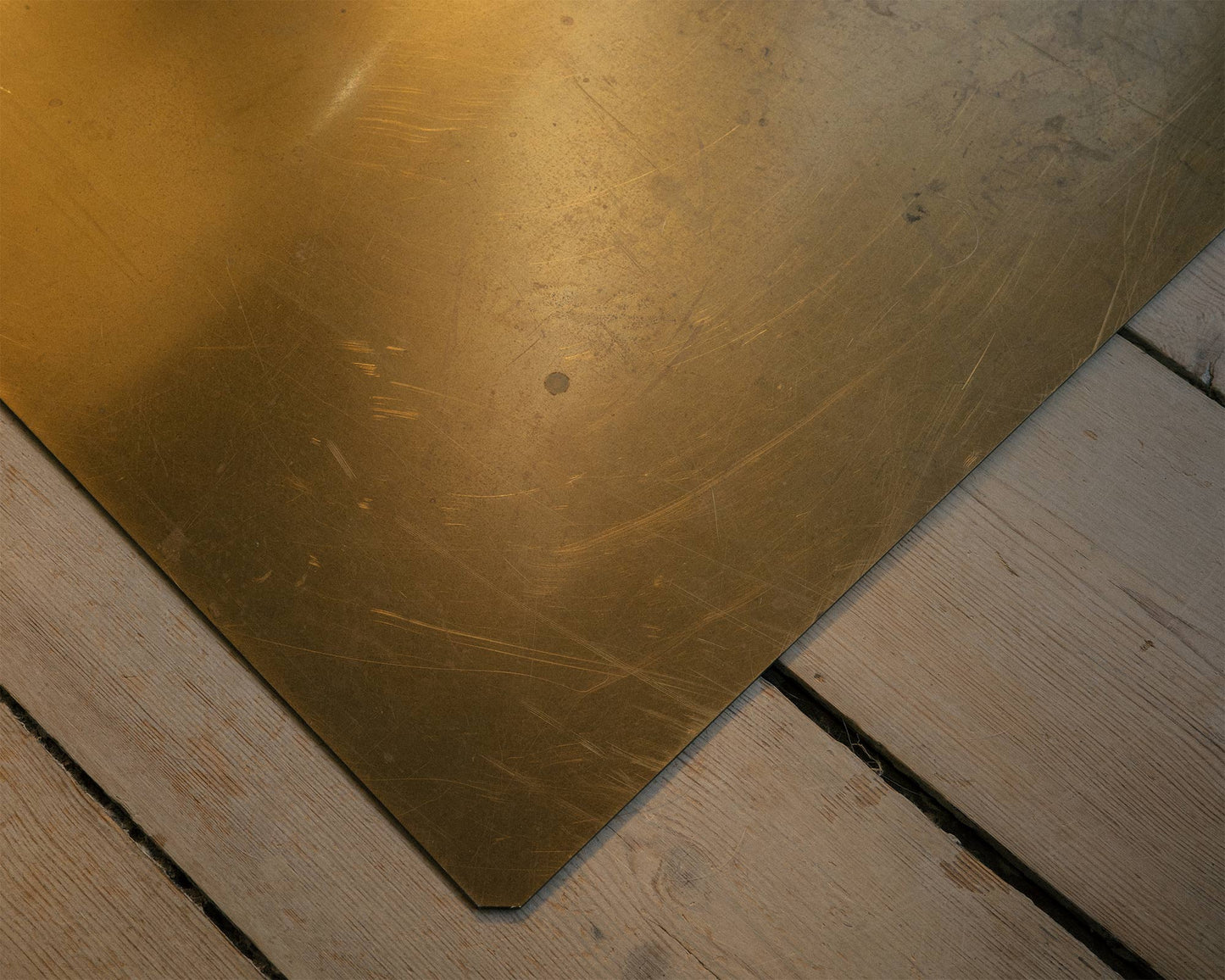 90° Floor Light | Brass
